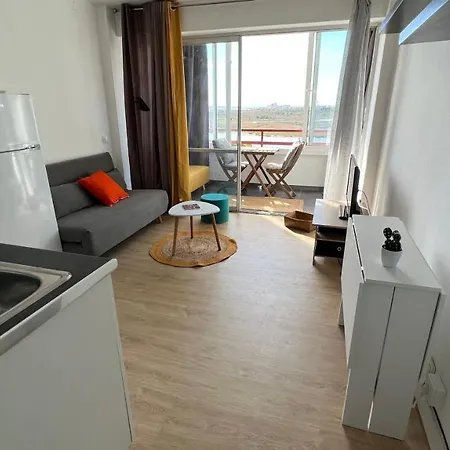 Bonito Estudio En Con Vista Al Mar Y Piscina Rosas