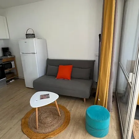 Bonito Estudio En Con Vista Al Mar Y Piscina