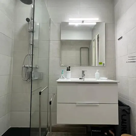 Bonito Estudio En Con Vista Al Mar Y Piscina Rosas