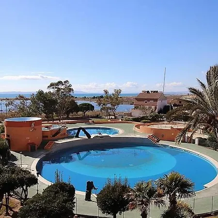 Bonito Estudio En Con Vista Al Mar Y Piscina