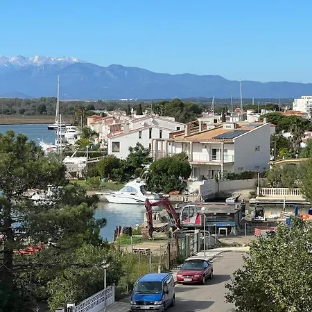 Bonito Estudio En Con Vista Al Mar Y Piscina